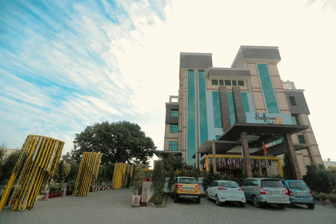 Hotel Saffron Leaf Dehradun Zewnętrze zdjęcie