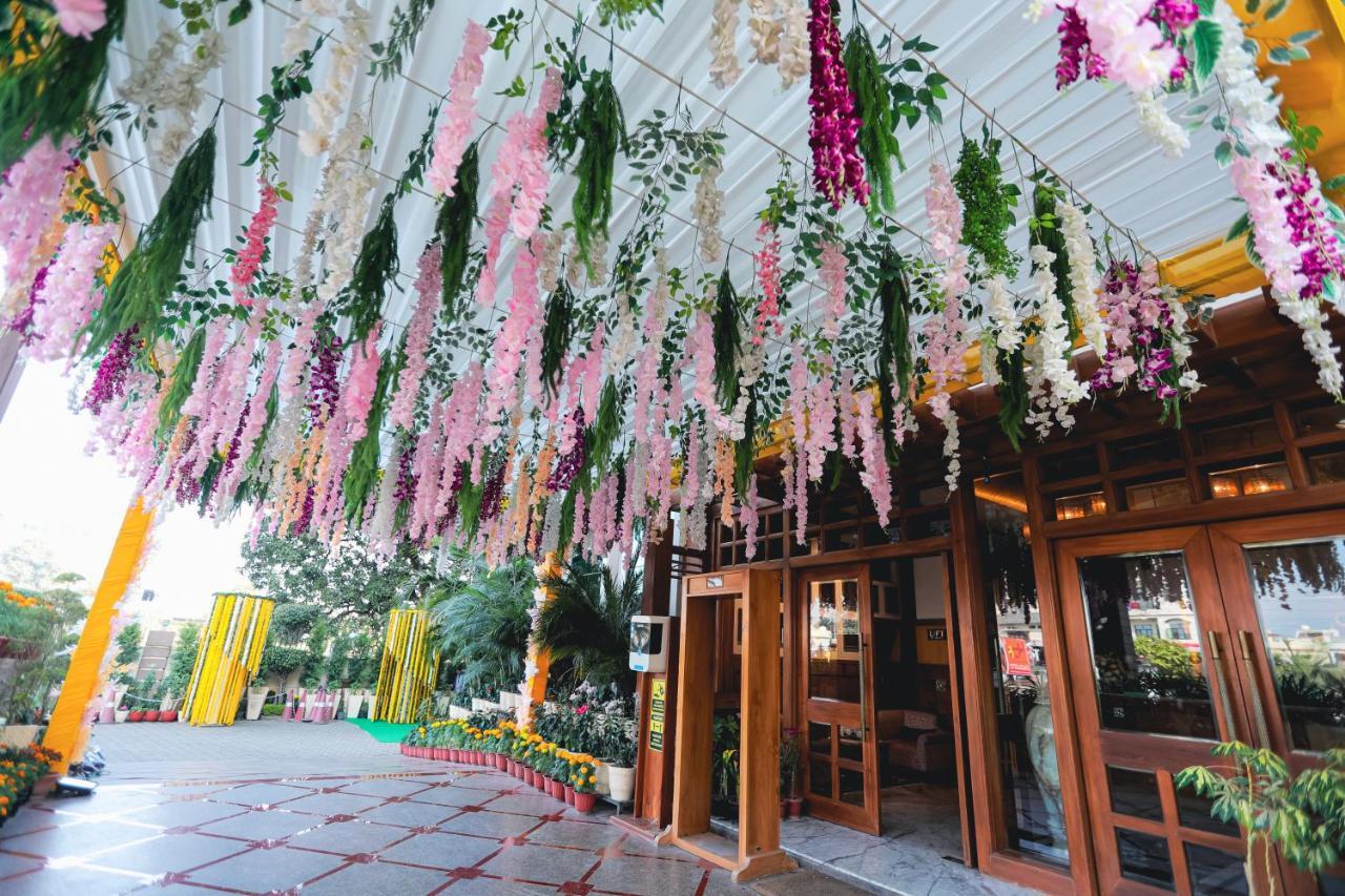 Hotel Saffron Leaf Dehradun Zewnętrze zdjęcie