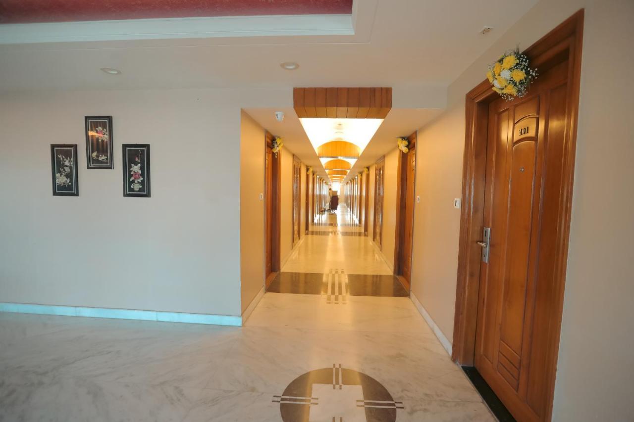 Hotel Saffron Leaf Dehradun Zewnętrze zdjęcie