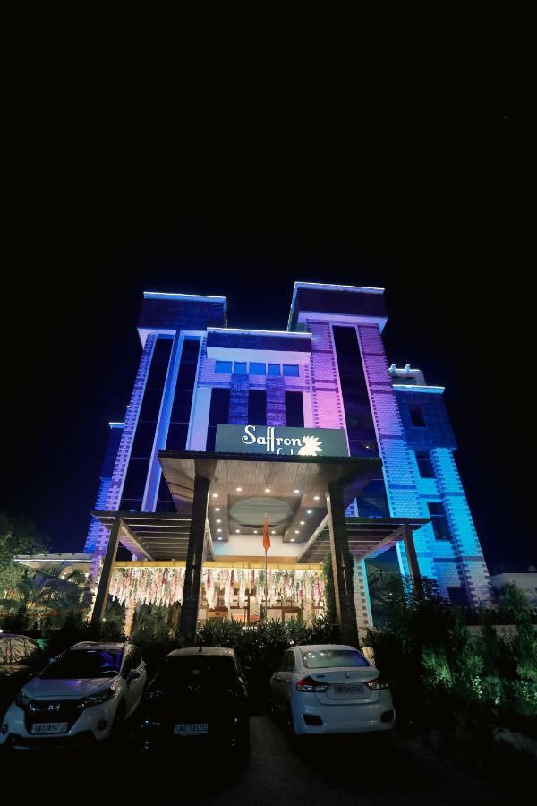 Hotel Saffron Leaf Dehradun Zewnętrze zdjęcie