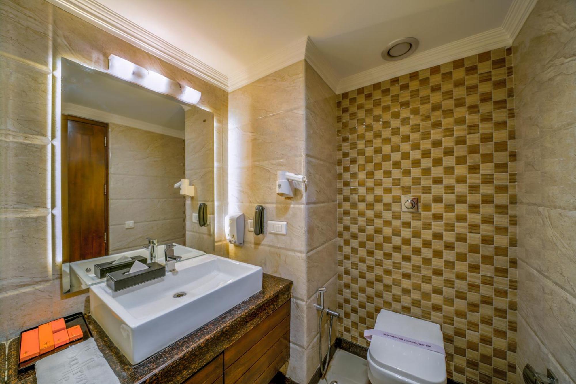Hotel Saffron Leaf Dehradun Zewnętrze zdjęcie
