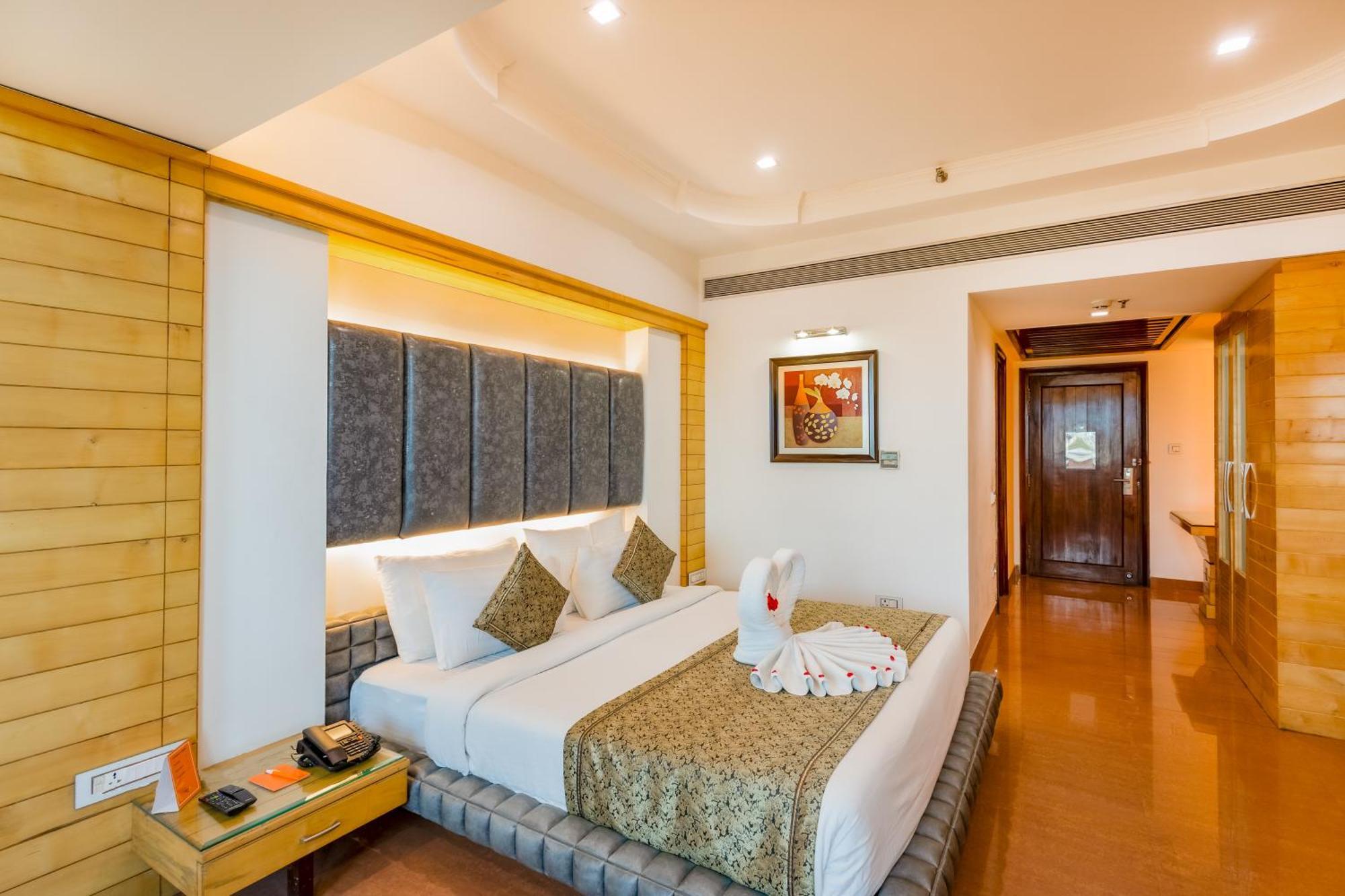 Hotel Saffron Leaf Dehradun Zewnętrze zdjęcie