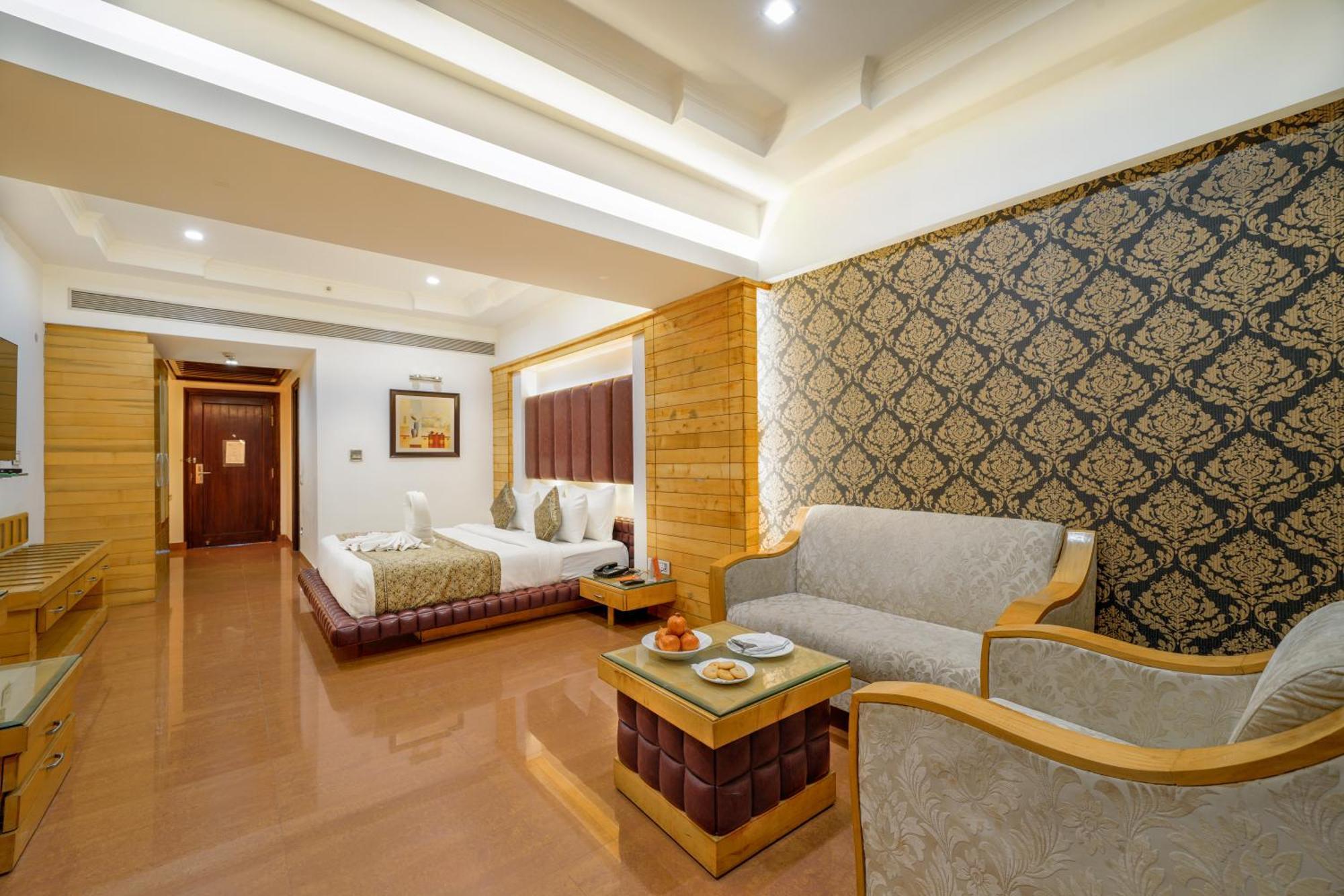 Hotel Saffron Leaf Dehradun Zewnętrze zdjęcie