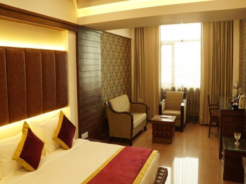 Hotel Saffron Leaf Dehradun Zewnętrze zdjęcie