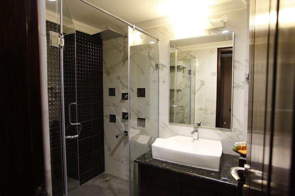 Hotel Saffron Leaf Dehradun Zewnętrze zdjęcie