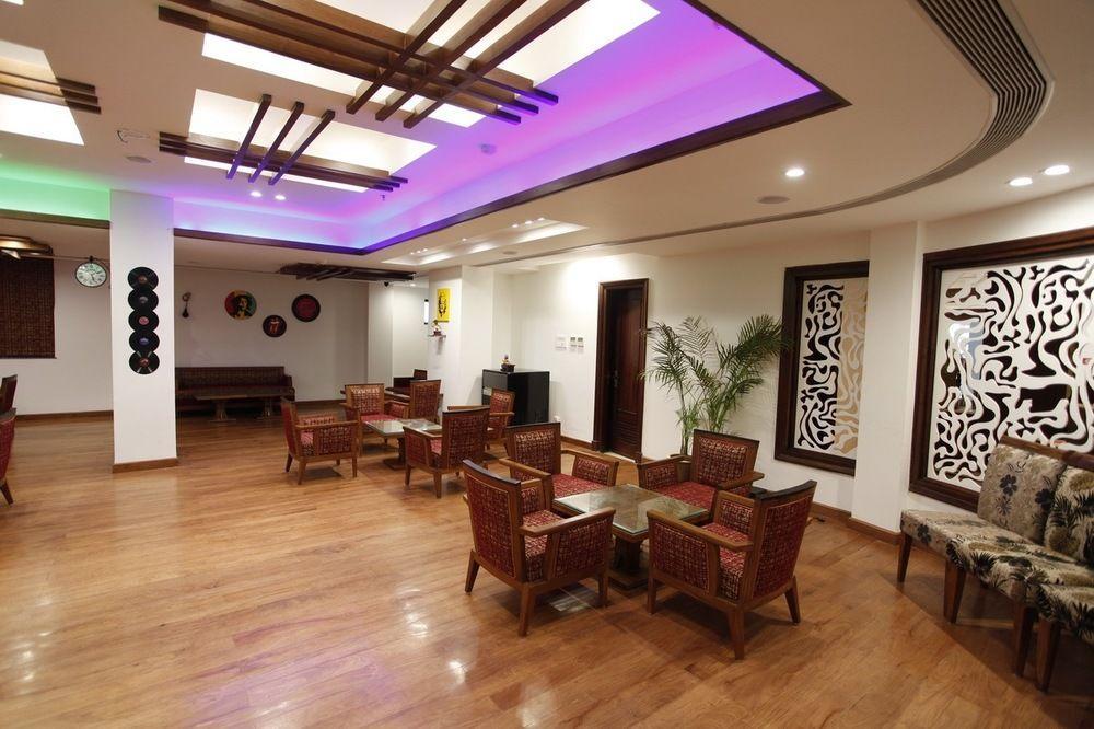 Hotel Saffron Leaf Dehradun Zewnętrze zdjęcie