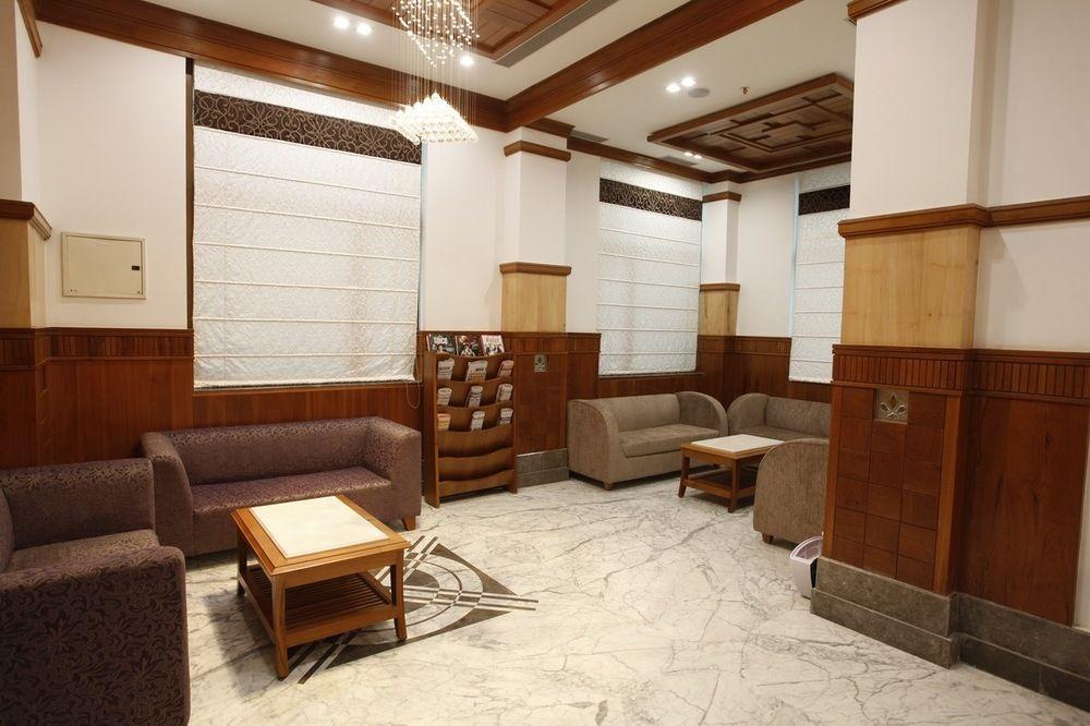 Hotel Saffron Leaf Dehradun Zewnętrze zdjęcie
