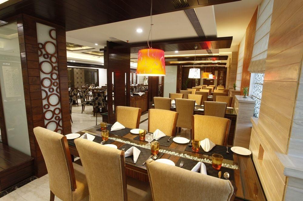 Hotel Saffron Leaf Dehradun Zewnętrze zdjęcie
