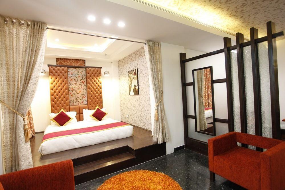 Hotel Saffron Leaf Dehradun Zewnętrze zdjęcie